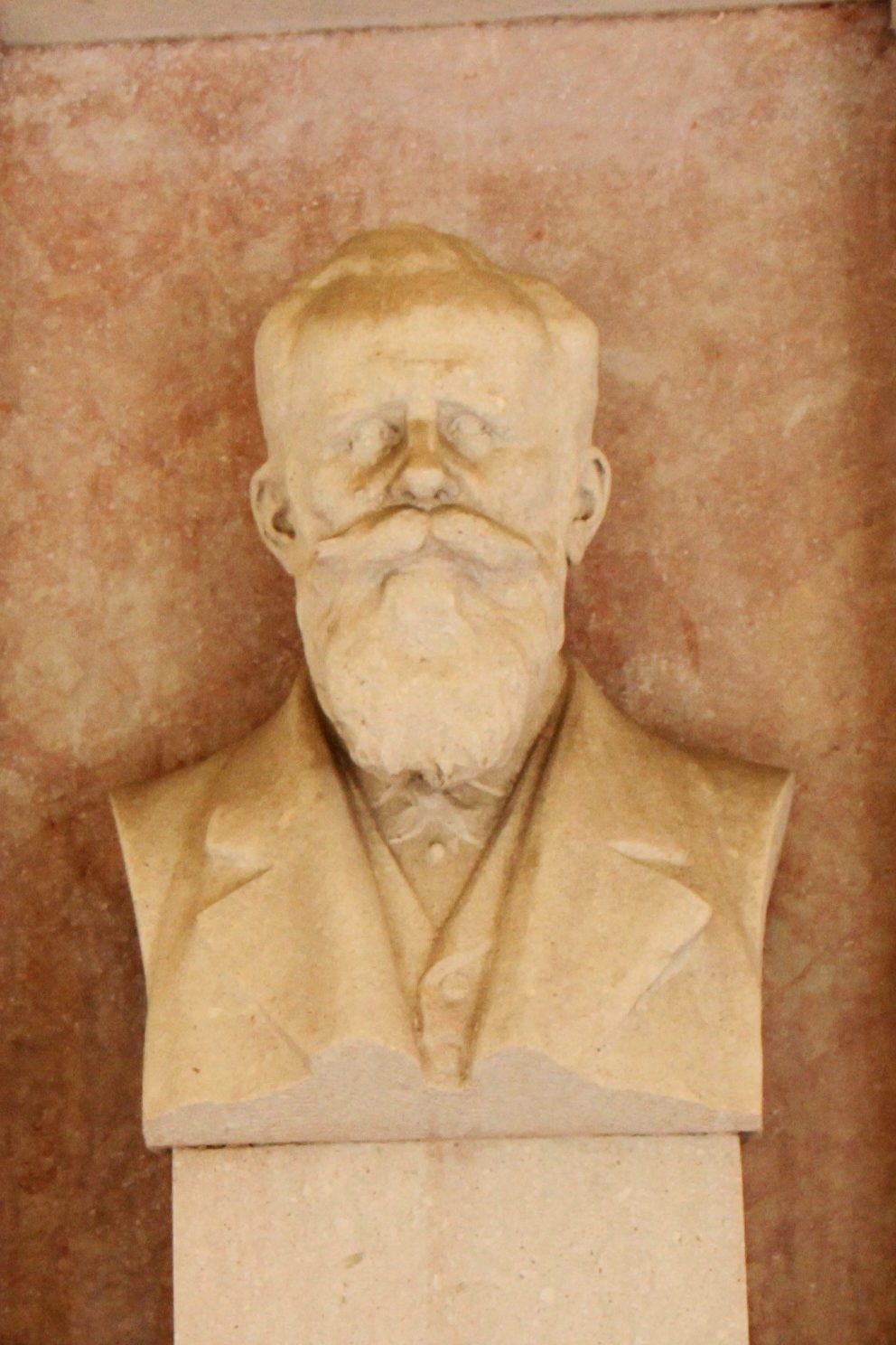 Hermann Nothnagel's monument, Medical monuments B, UNI Vienna - 03.JPG